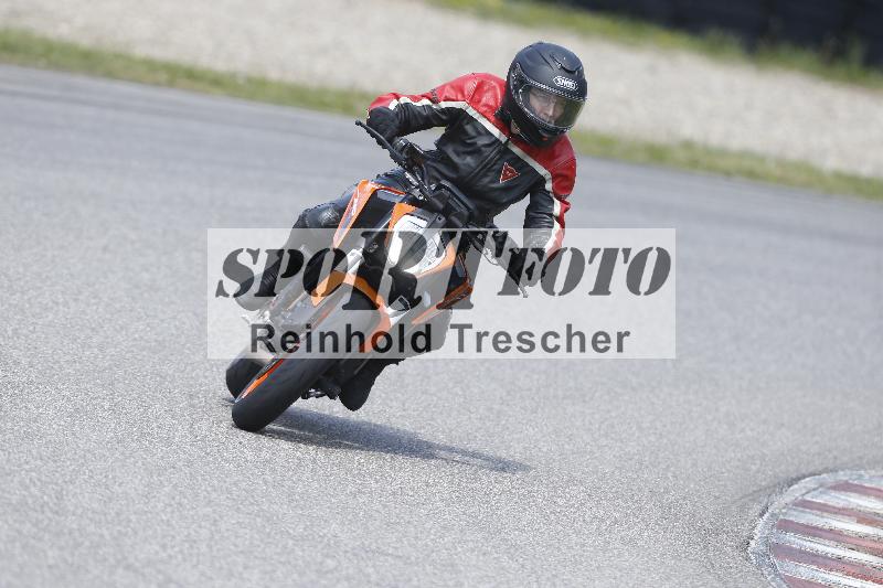 Archiv-2025/09 22.04.2025 Cornu Master School ADR/gruen-vert/17